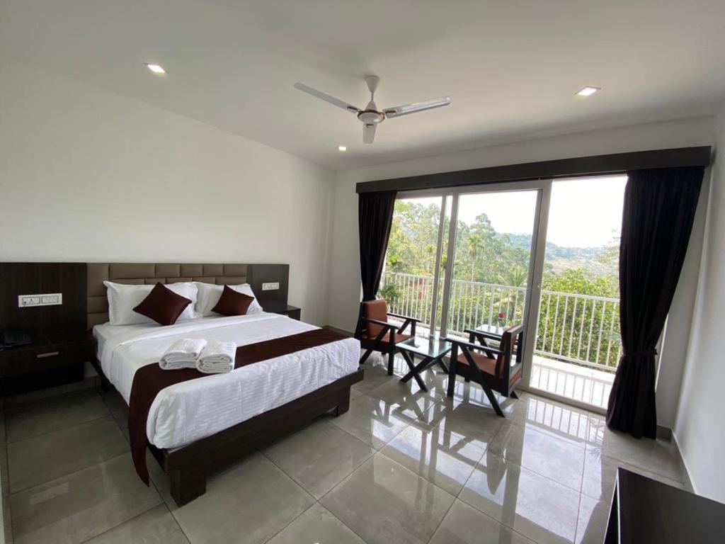 Rainwood Aurum 3* Munnar