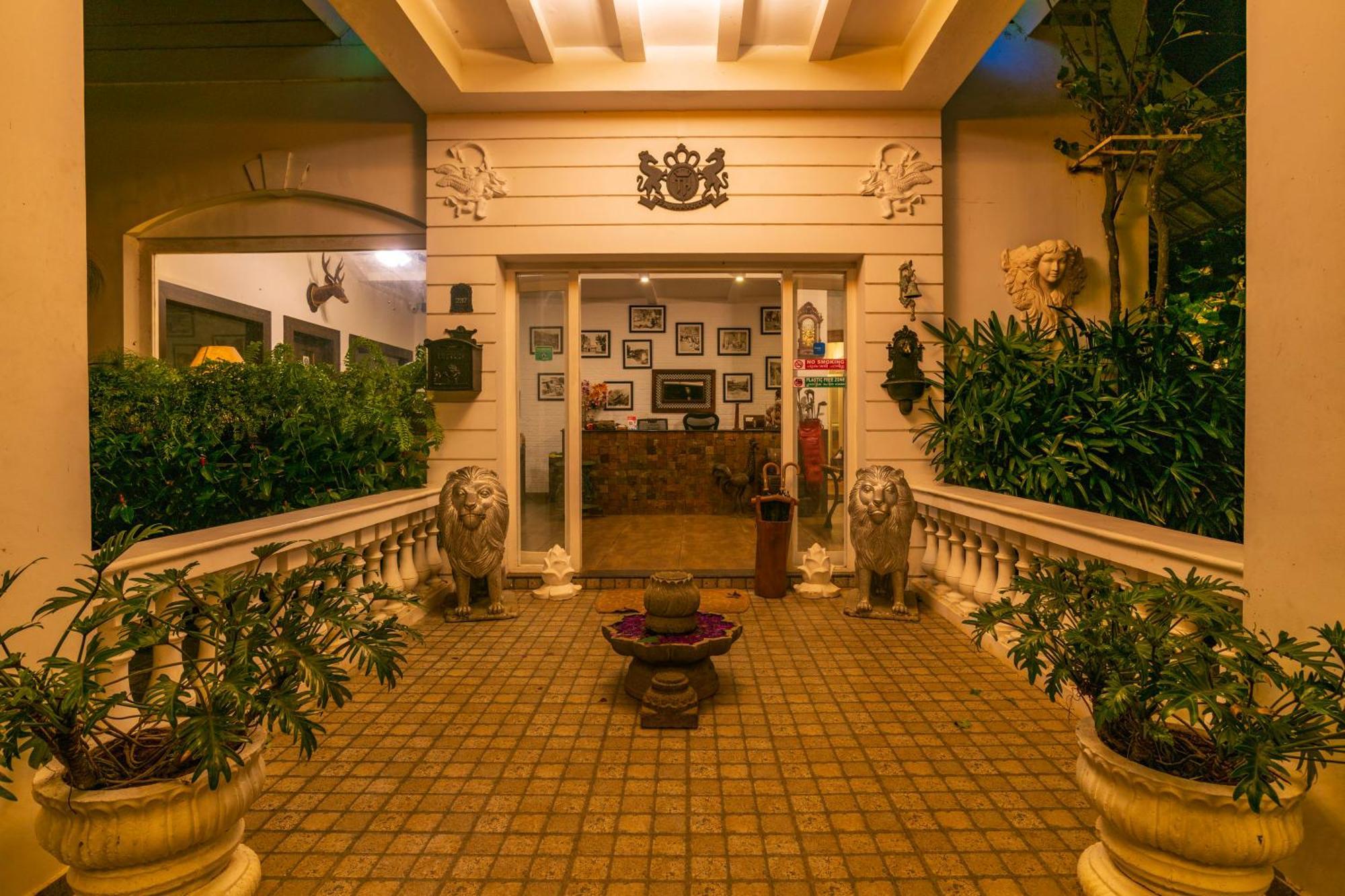 Tea Harvester Hotel