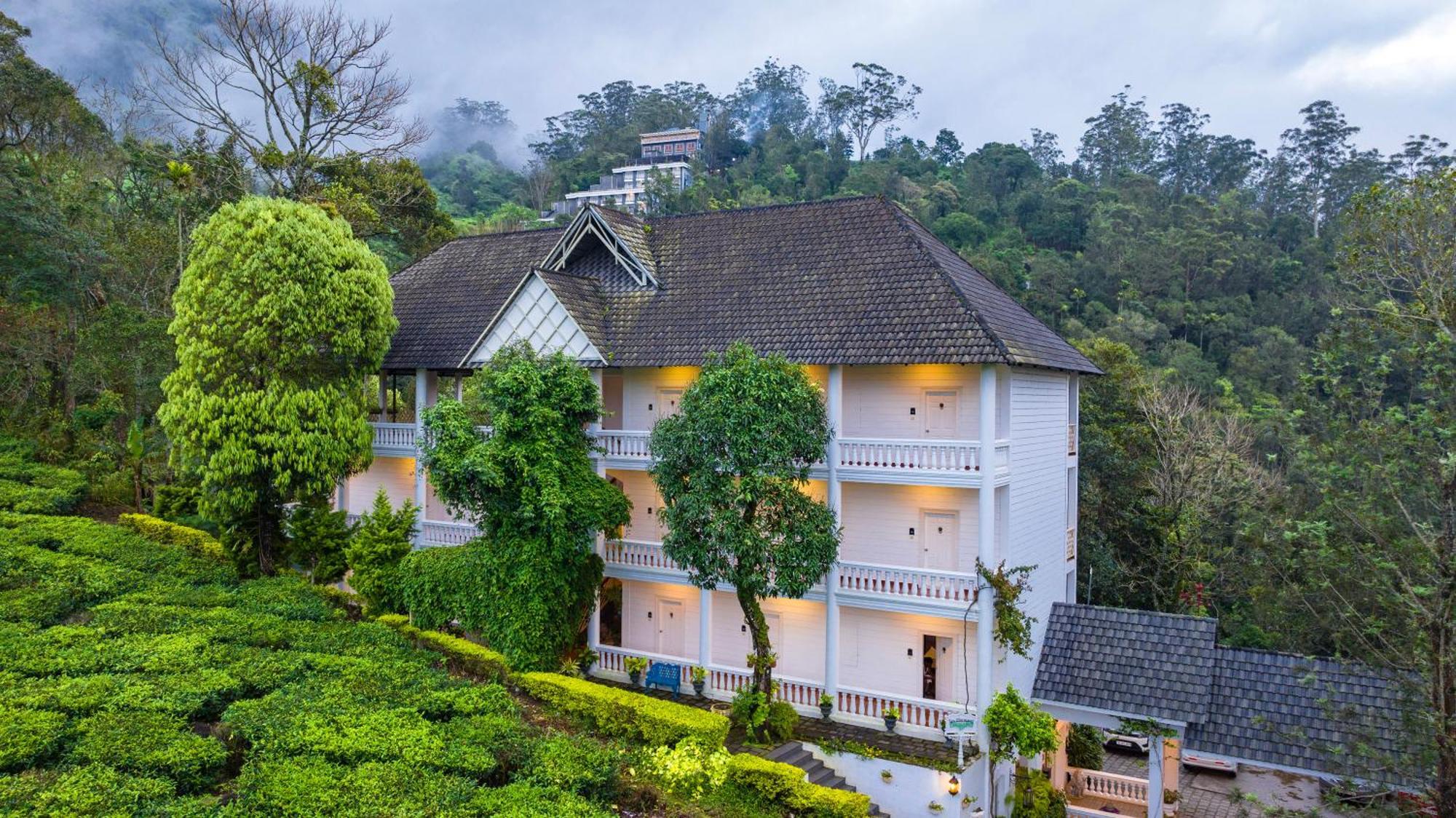 Tea Harvester Hotel 3*