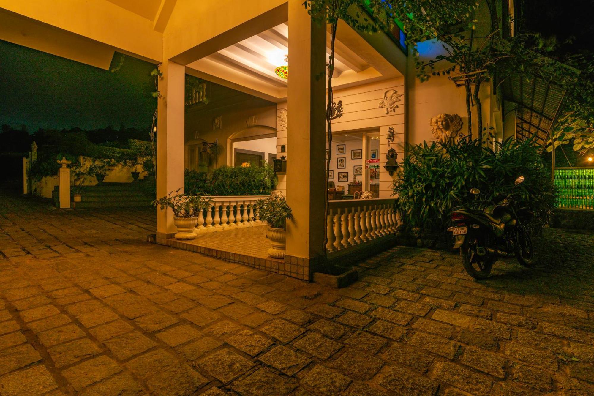 Tea Harvester Hotel