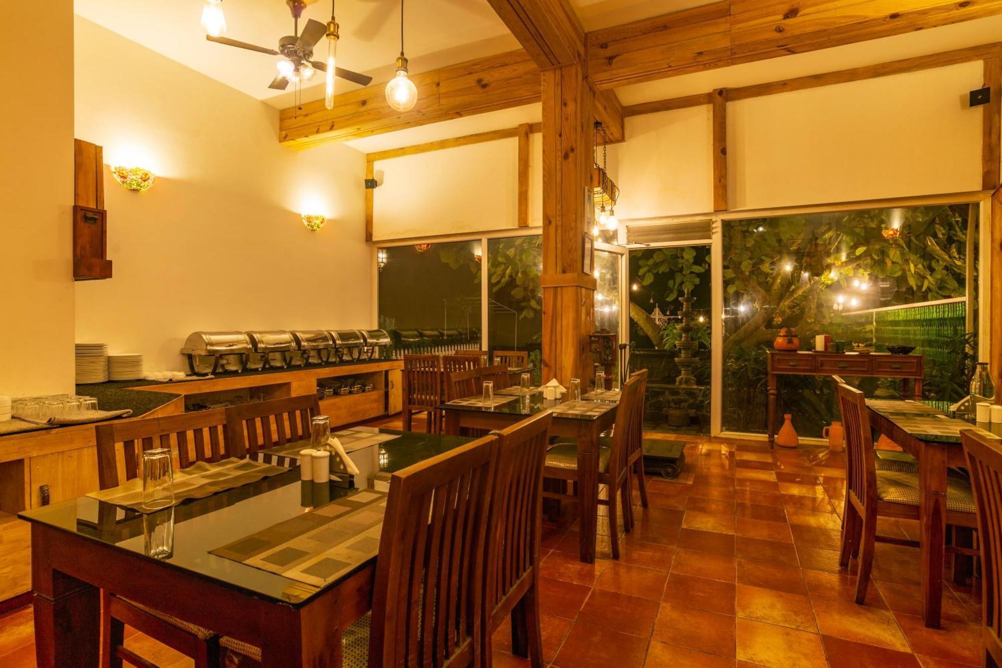 Tea Harvester Hotel 3*