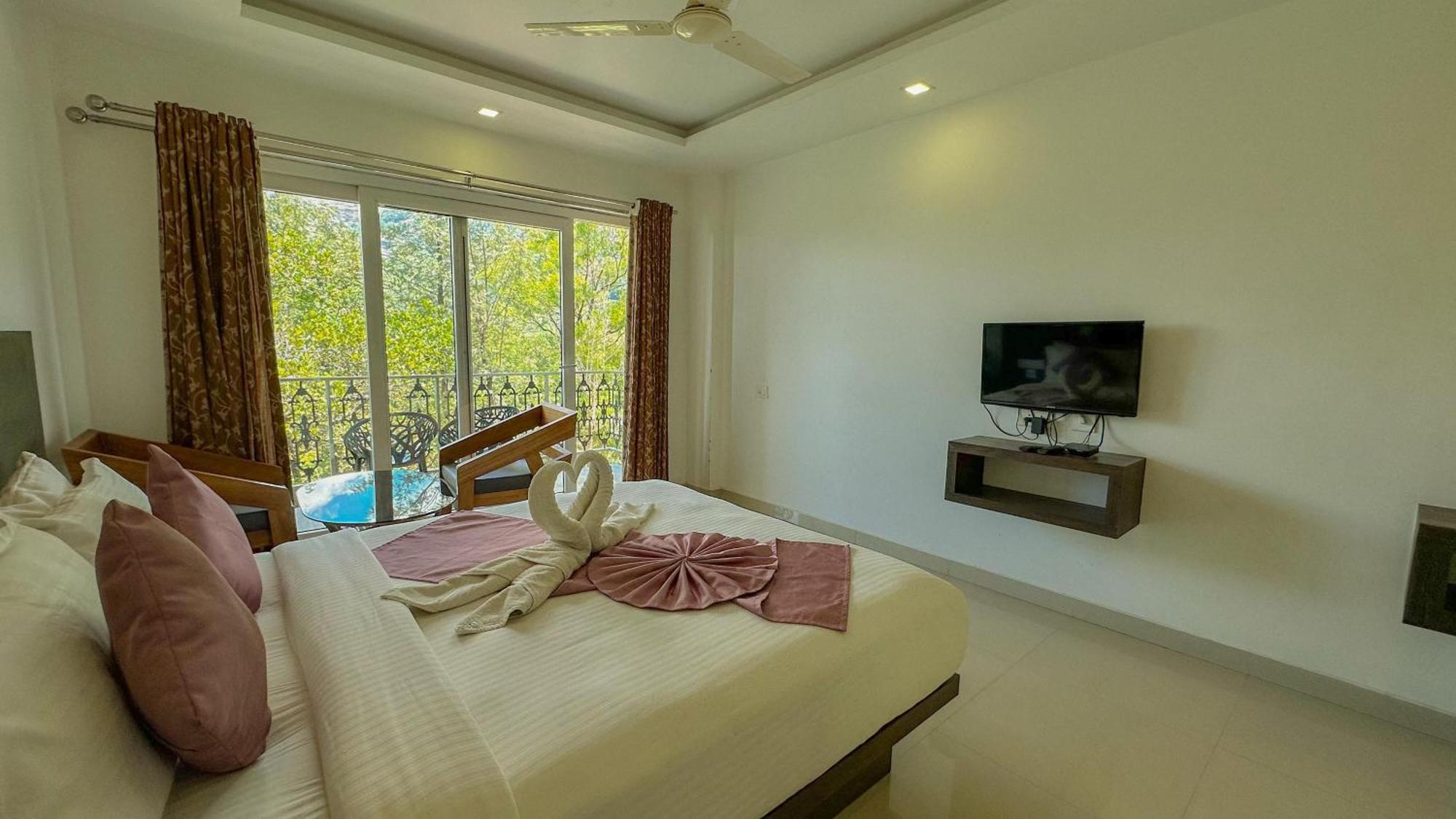 Hotel The Heights 4*
