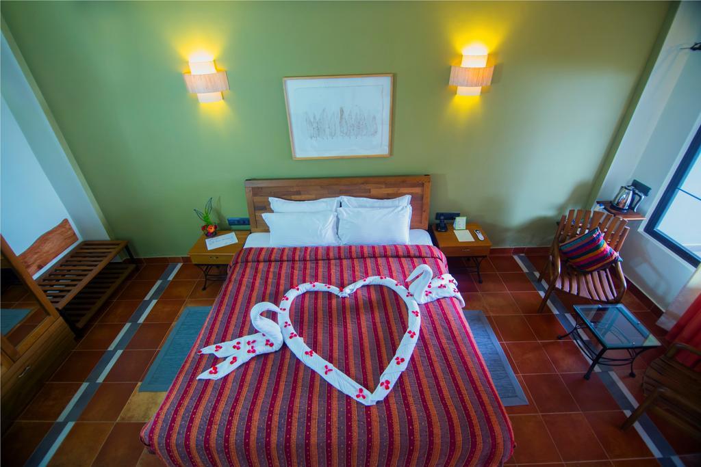 Hotel Forest Glade 4*