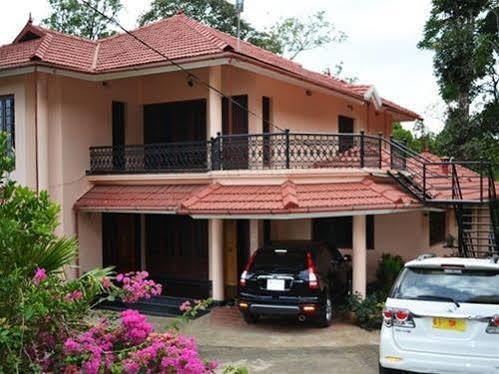 Guest house Estate Residency 3*