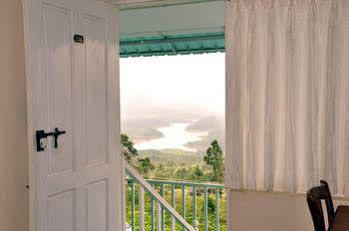 Lakezone Holiday Resort Munnar