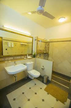Forest Glade Hotel 4*