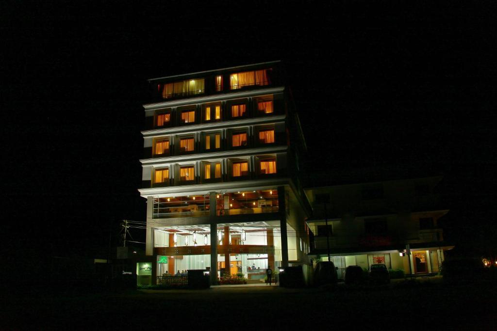 Grand Plaza 4*