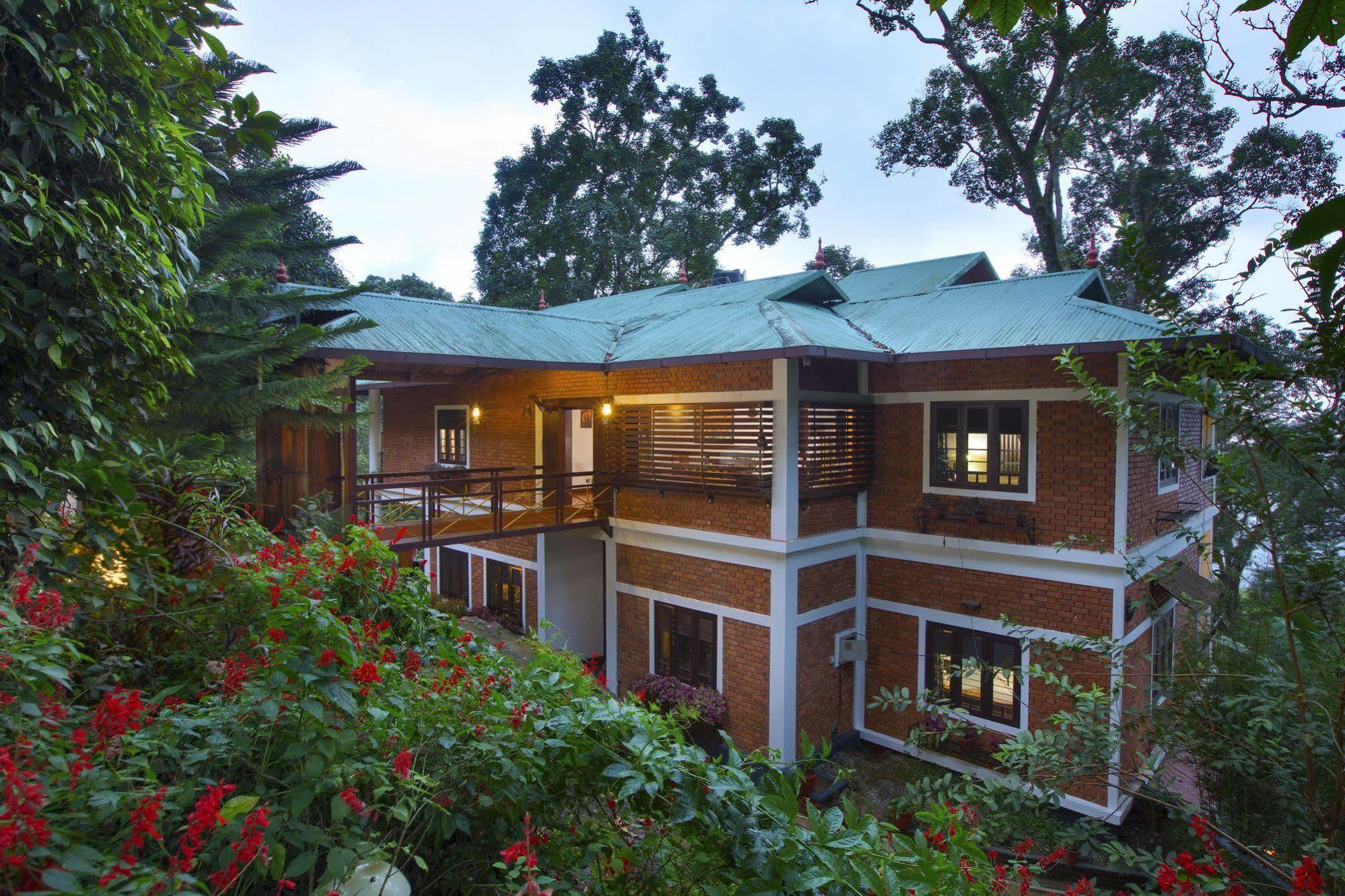Resort Madhumanthra - 2*