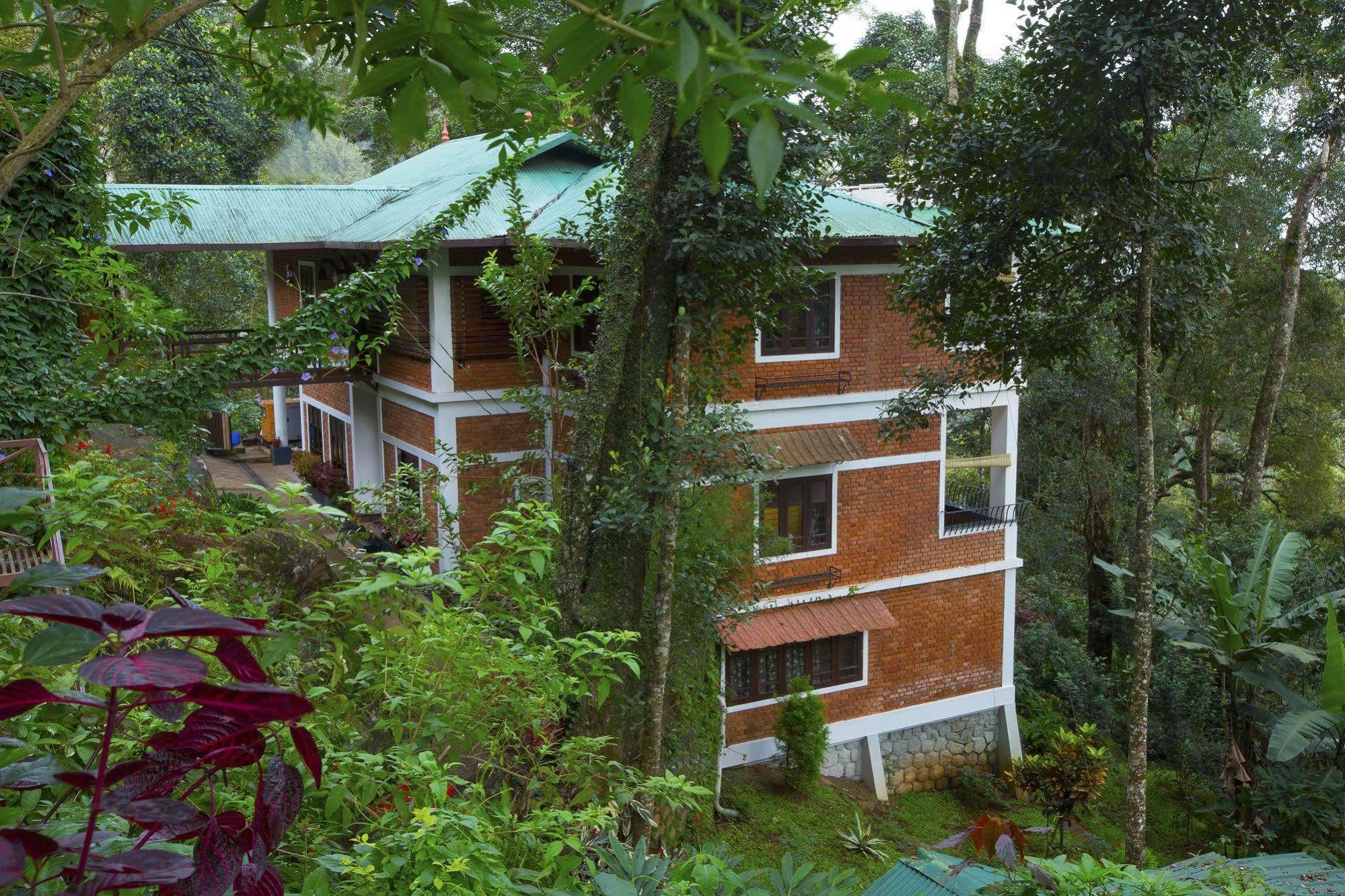 Resort Madhumanthra - 2*