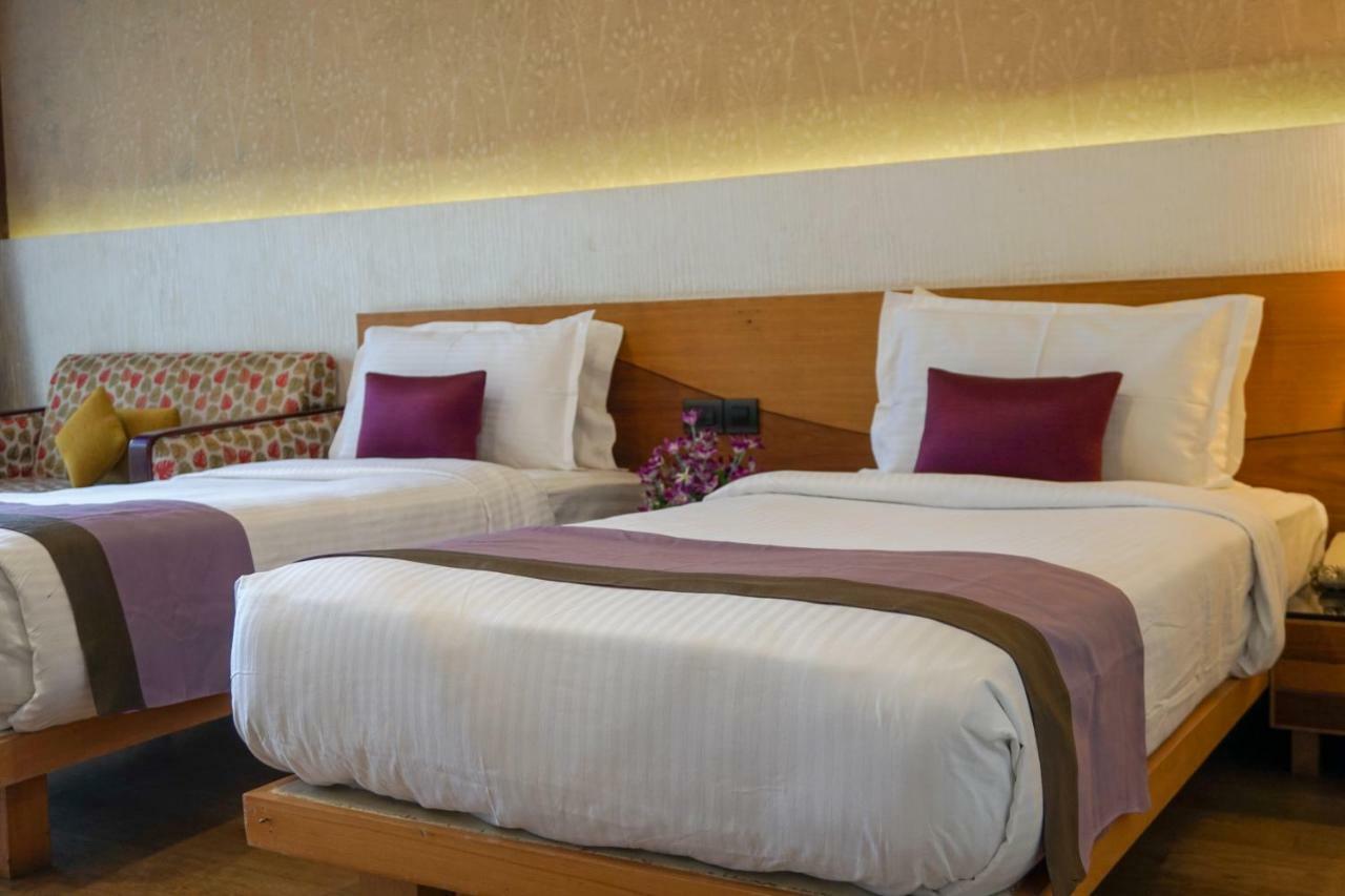 Devonshire Greens - The Leisure And Hotel