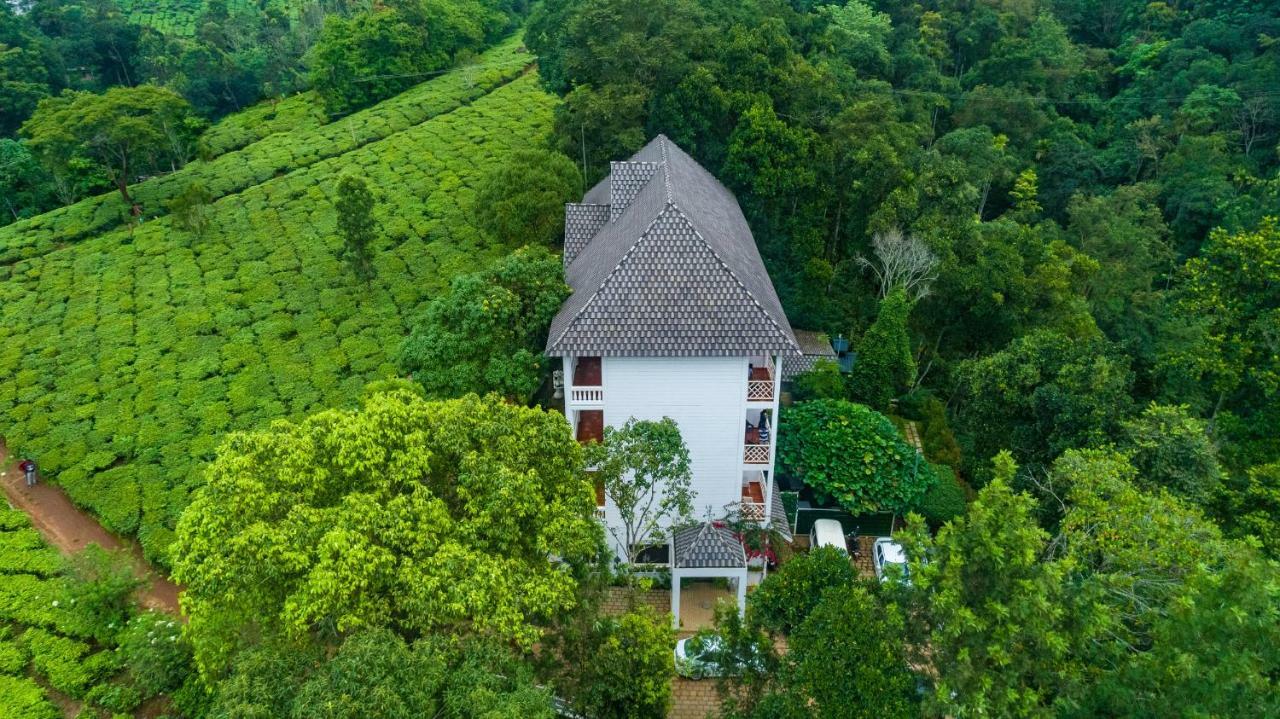 Tea Harvester Hotel 3*