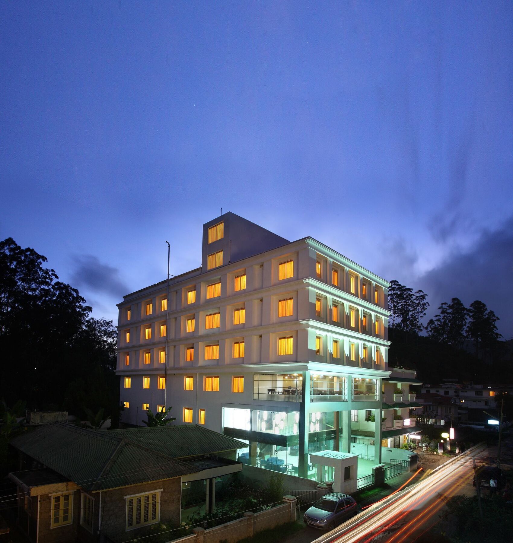 Grand Plaza Hotel 4*