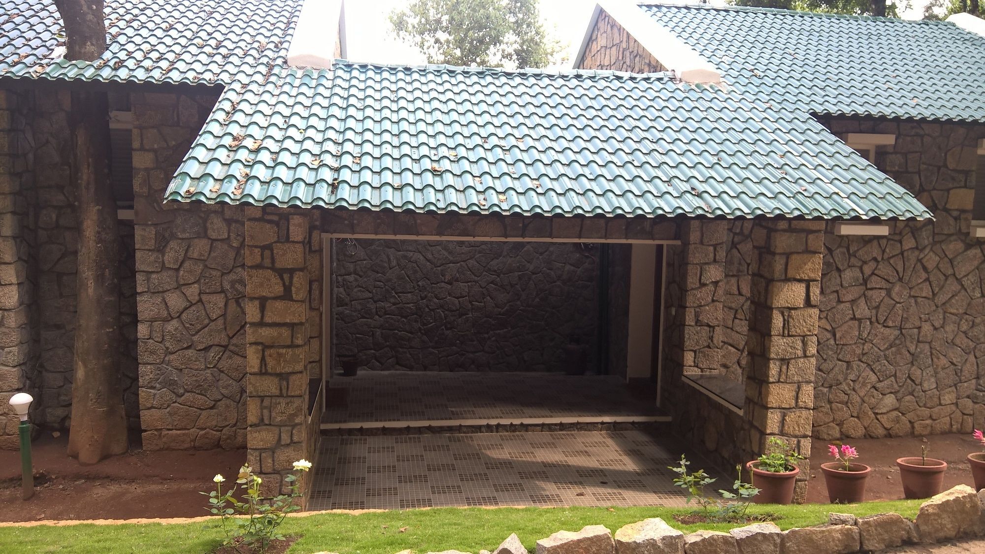 Sitaram Mountain Retreat Resort 4*