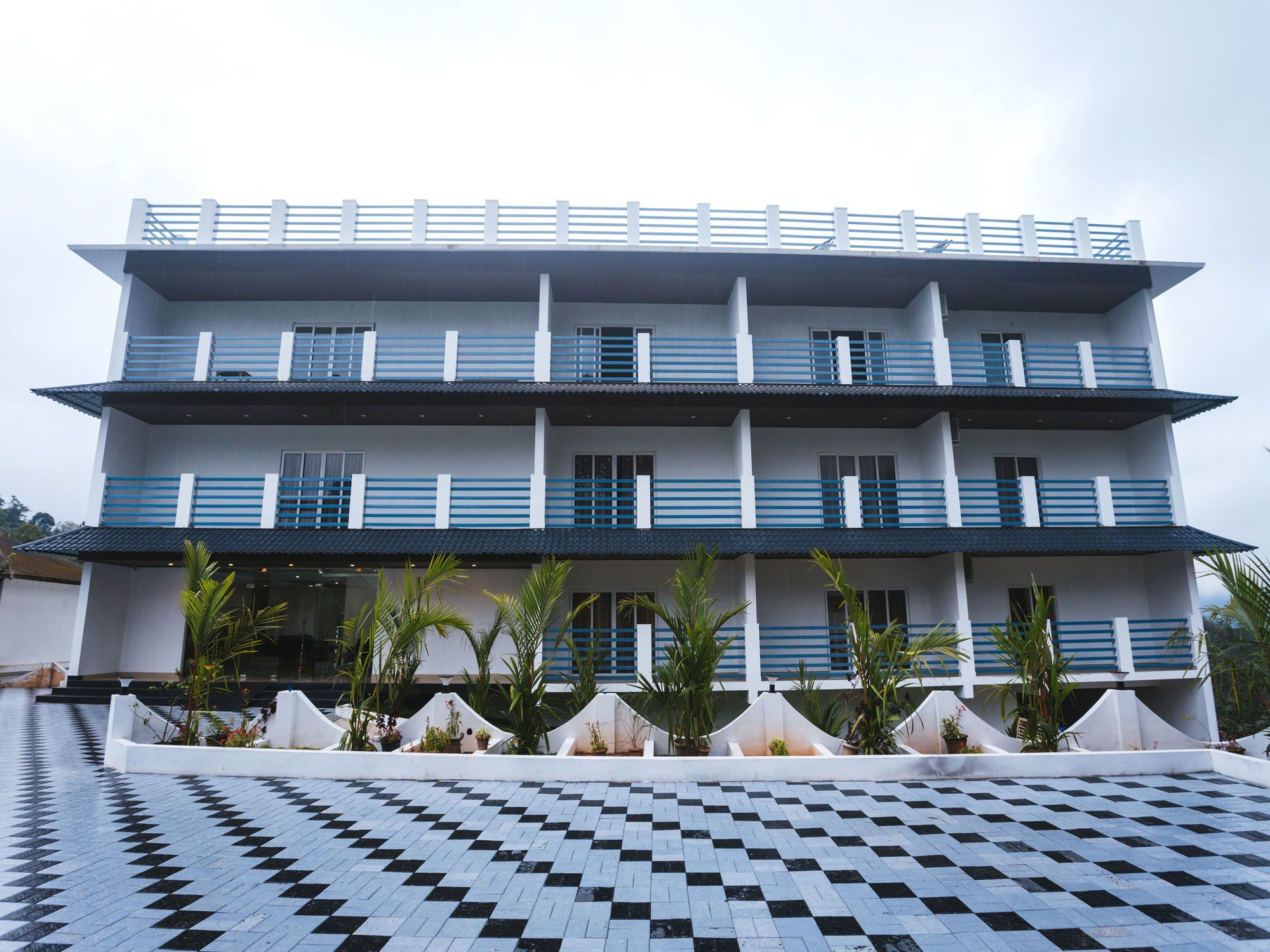 Oyo 9678 Misty Garden Hotel Munnar