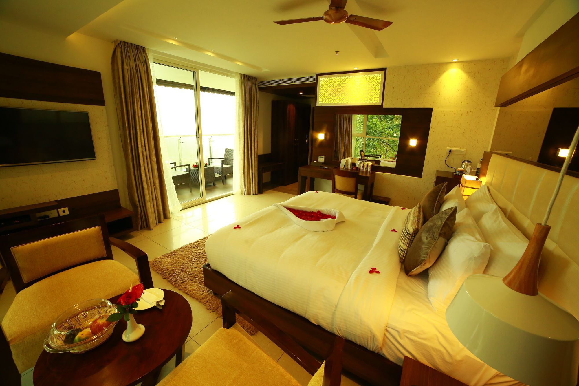 Blanket & 5* Munnar