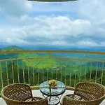 The Cliff Resort, Munnar