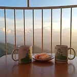 The Cliff Resort, Munnar