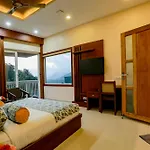 Aveda Munnar Mountains And Mist
