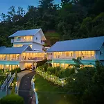 Ice Mist Pool Resort Munnar By Voye Homes