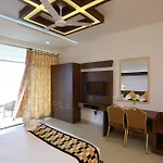 The Cliff Resort, Munnar