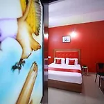 Oyo 8653 Achus Inn