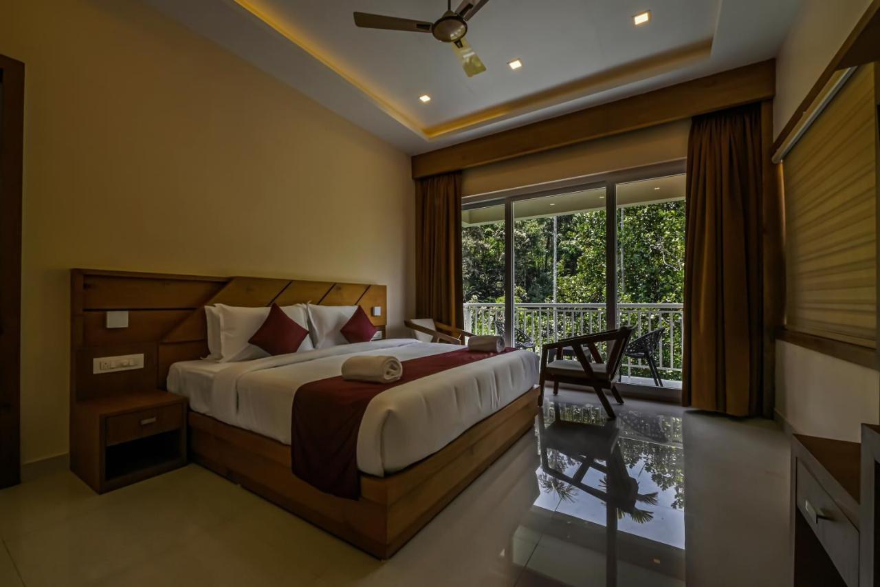 Aveda Mountains And Mist Hotel Munnar