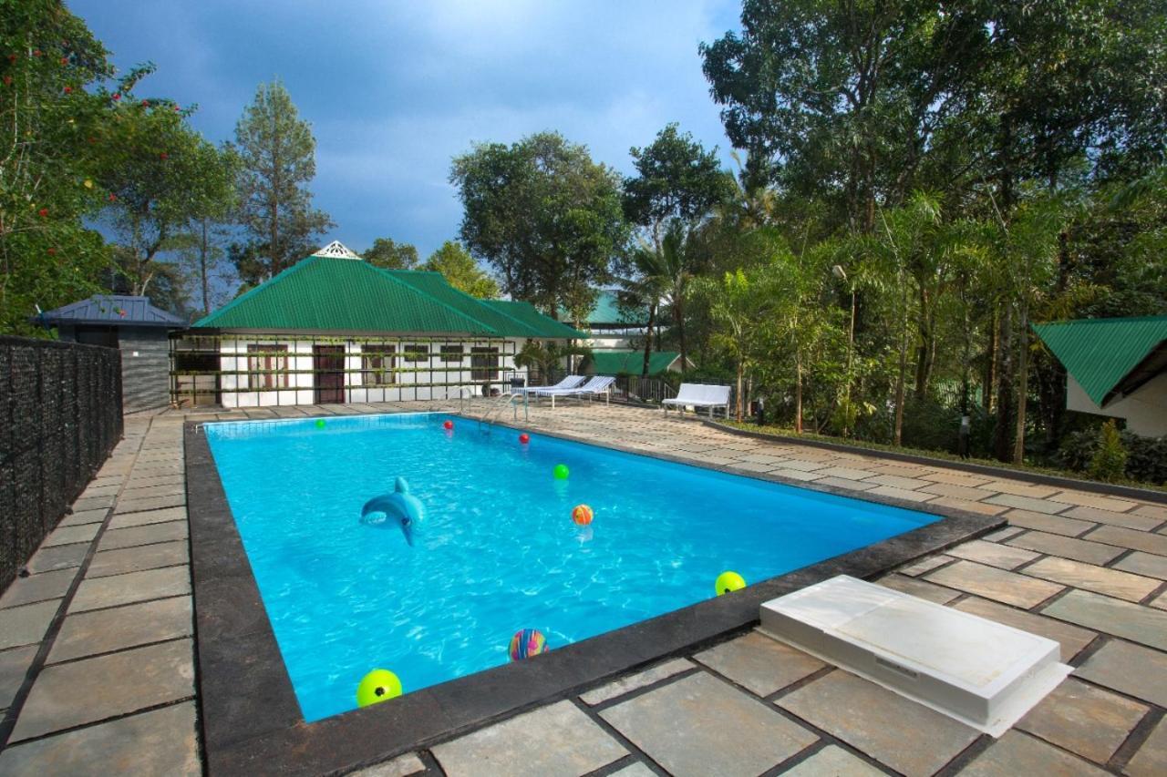 Misty Resorts, Resort