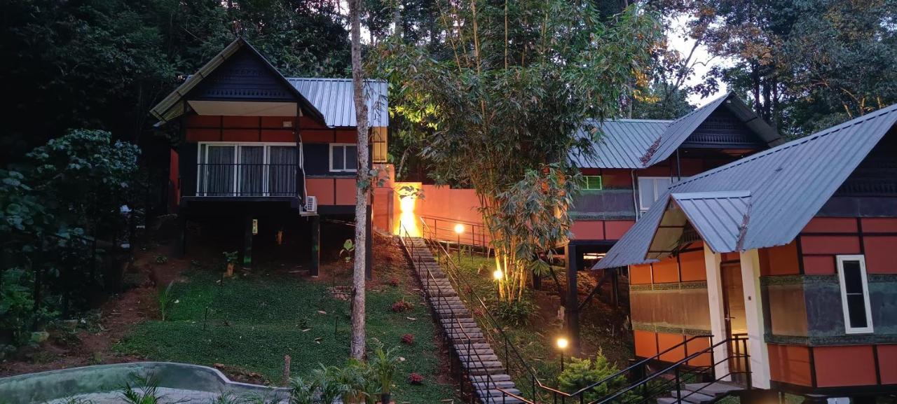 Santhi Hill View Hotel 3*