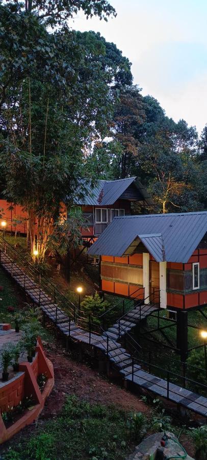 Hotel Santhi Hill View 3*