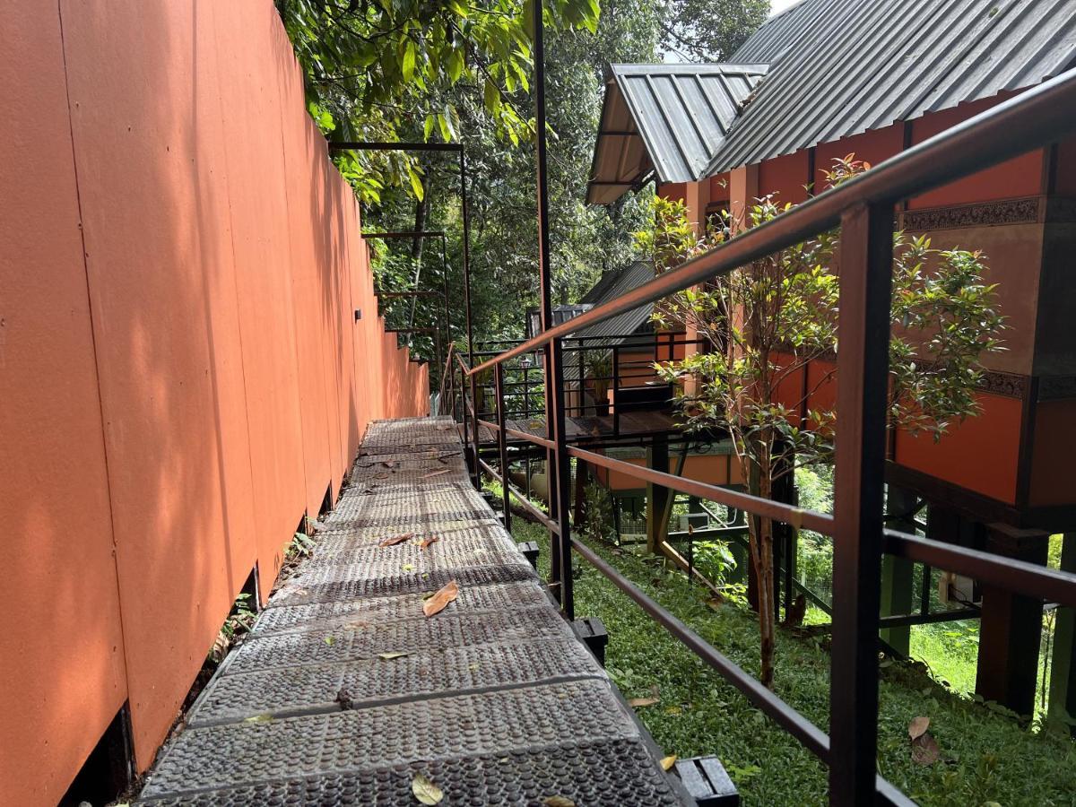 Hotel Santhi Hill View 3*