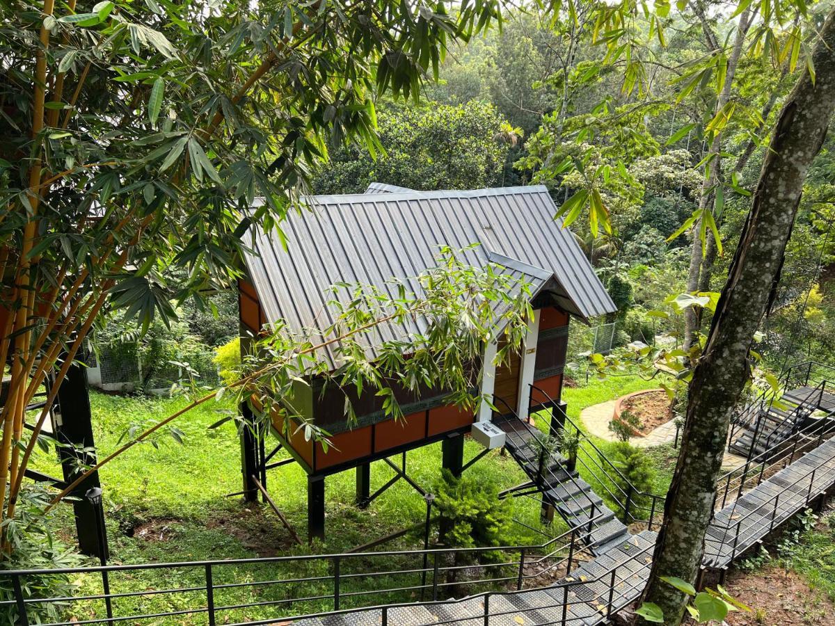 Santhi Hill View Hotel Munnar