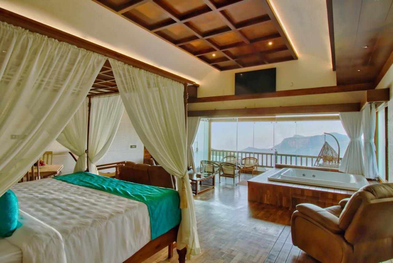 Chandys Drizzle Drops - Station Resort 5*