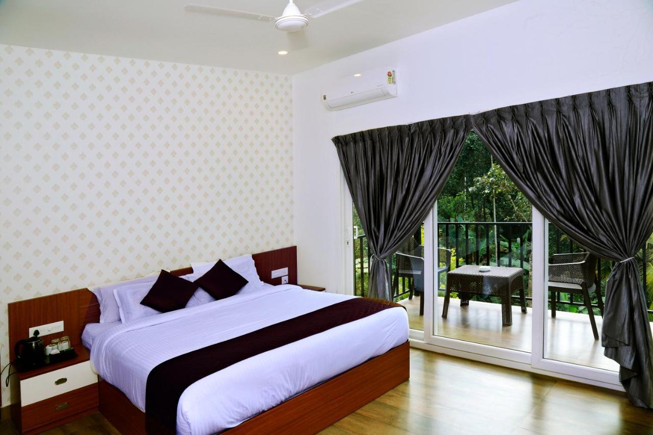Santhi Hill View Hotel 3*