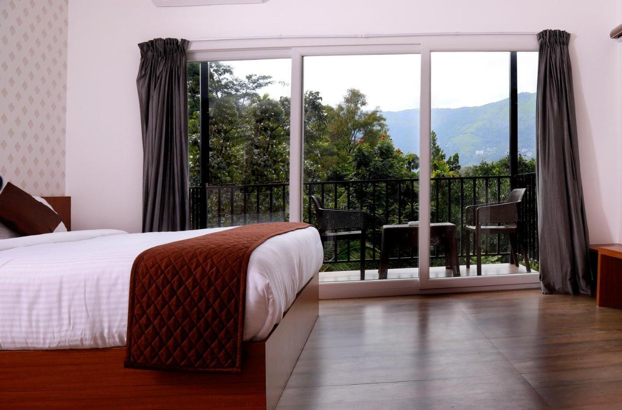 Santhi Hill View 3* Munnar