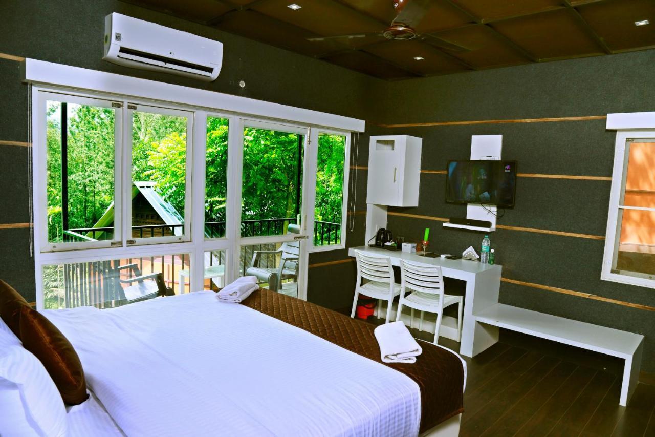 Hotel Santhi Hill View 3*