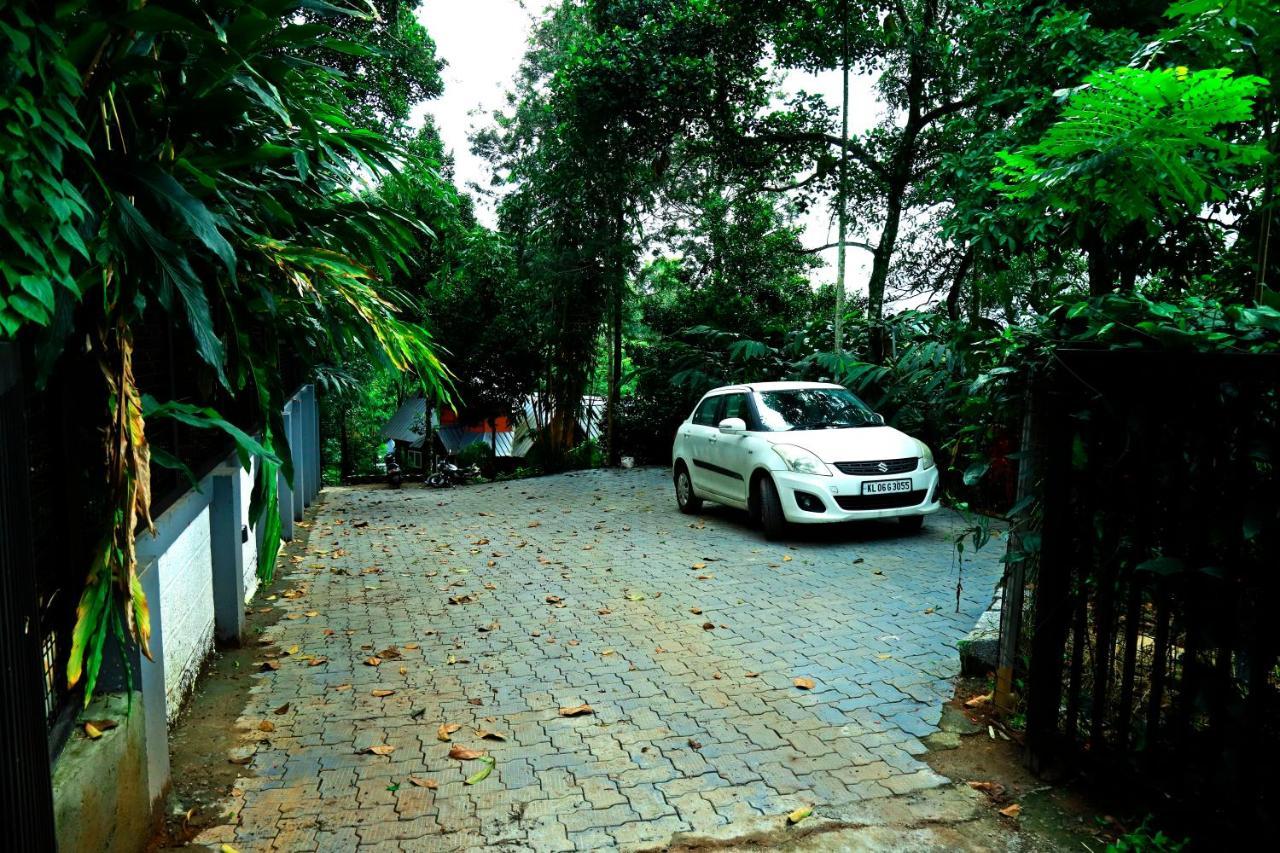 Santhi Hill View Hotel 3*