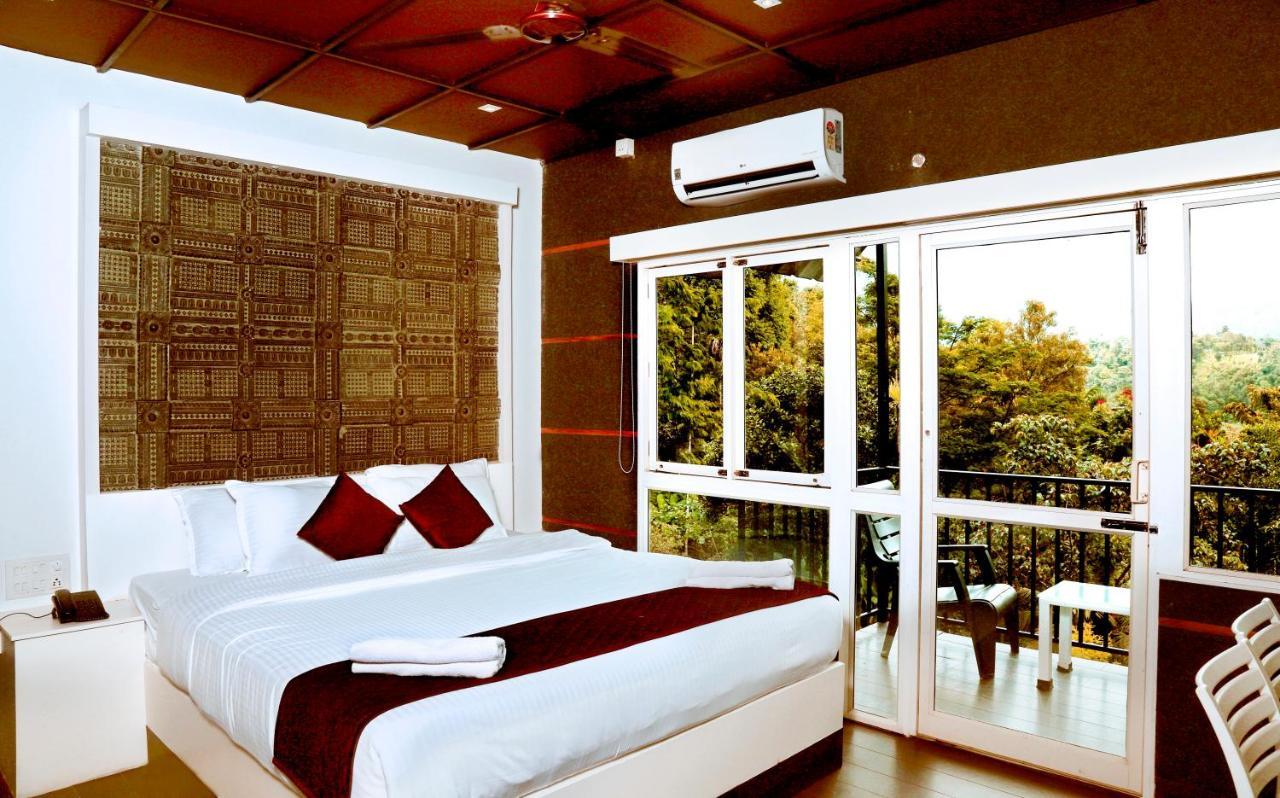 Santhi Hill View 3*