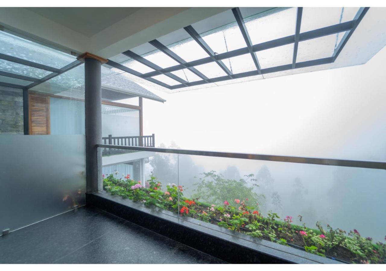Chandys Drizzle Drops - Station Resort 5*