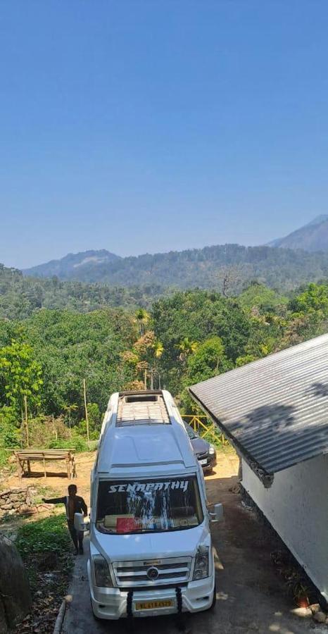 9 Acre Woods - Farm House, Tent & Huts *