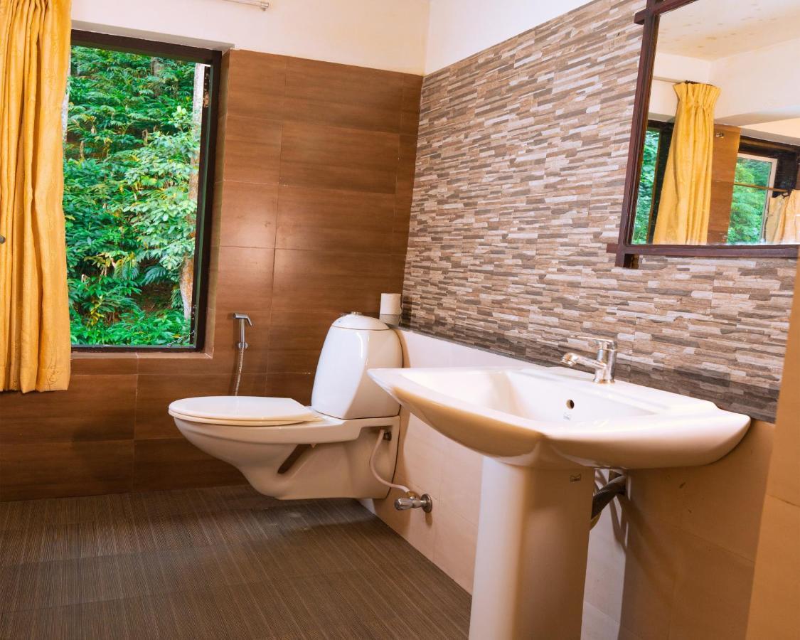 Falling Waters Hotel 3*