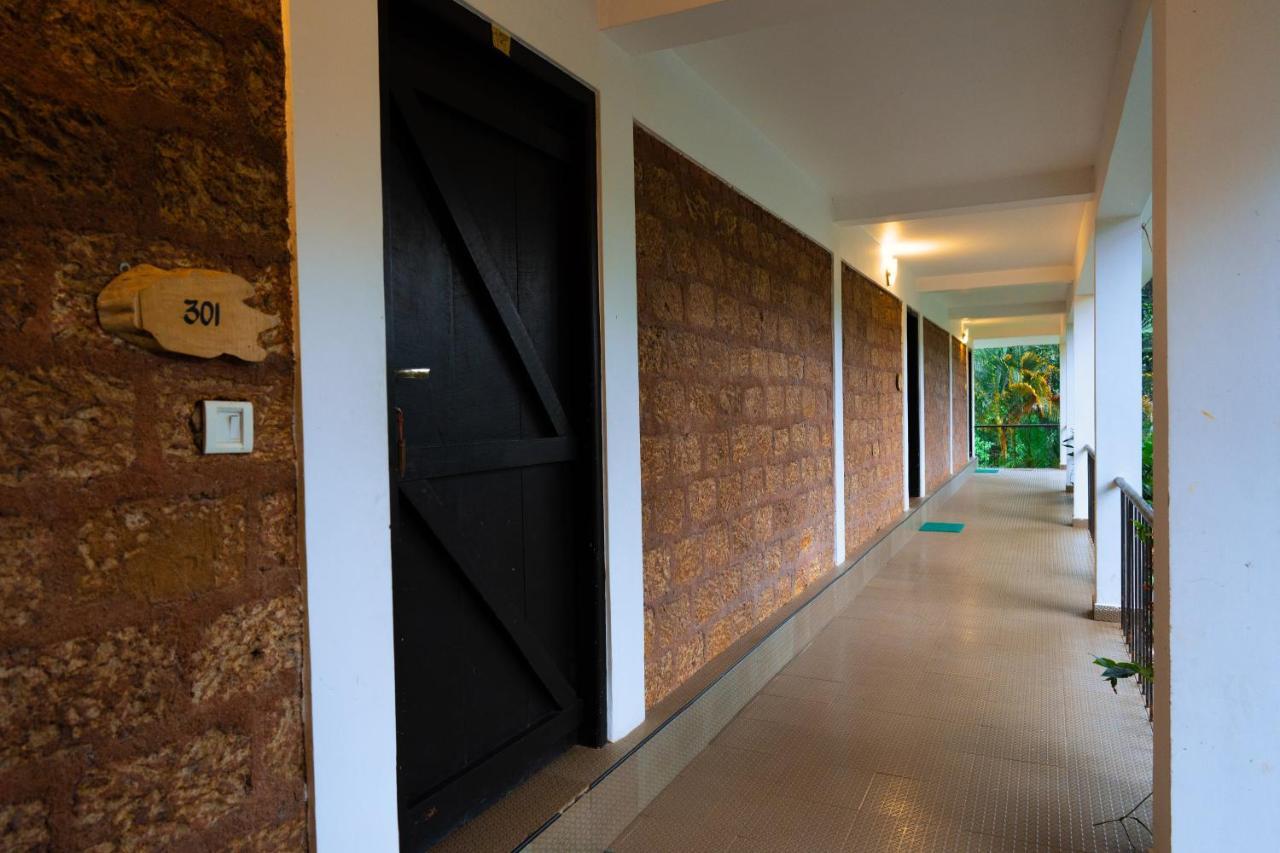 Falling Waters Hotel 3*