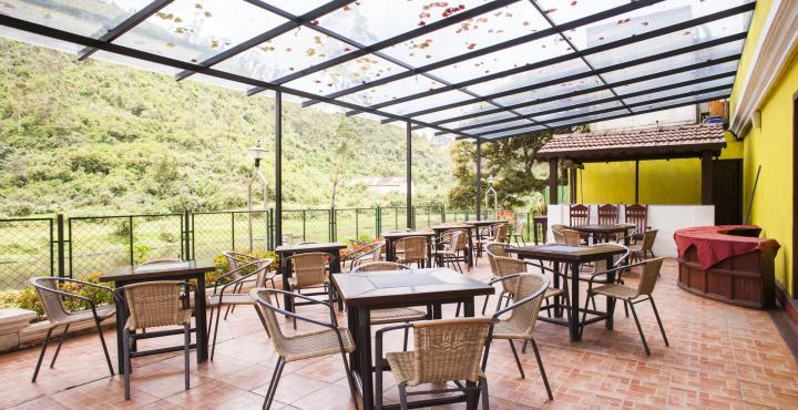 Hotel Westwood Riverside Munnar