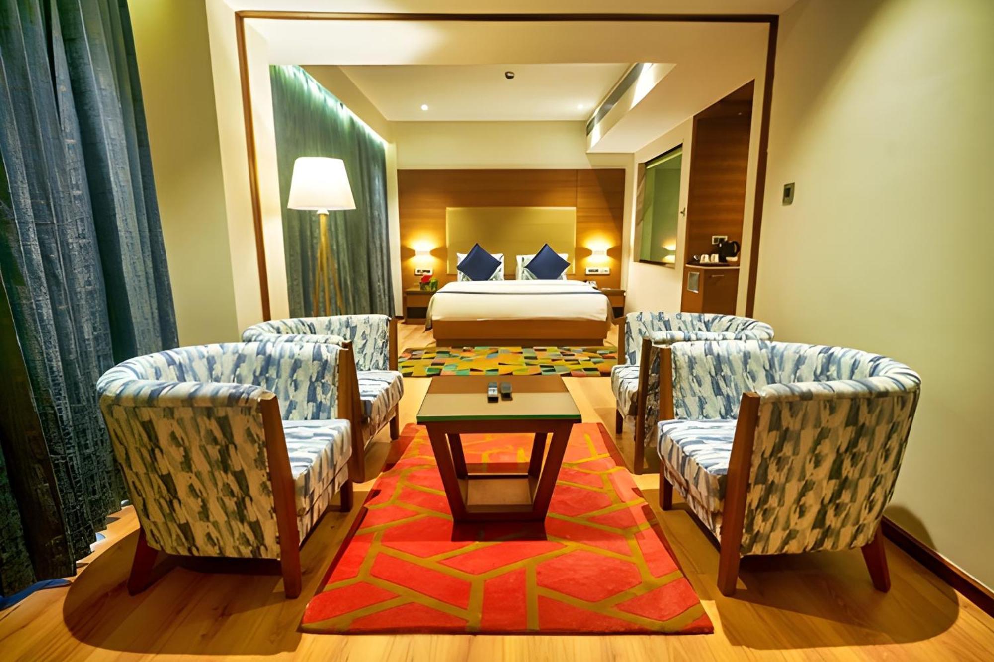 Resort Vibe & Munnar