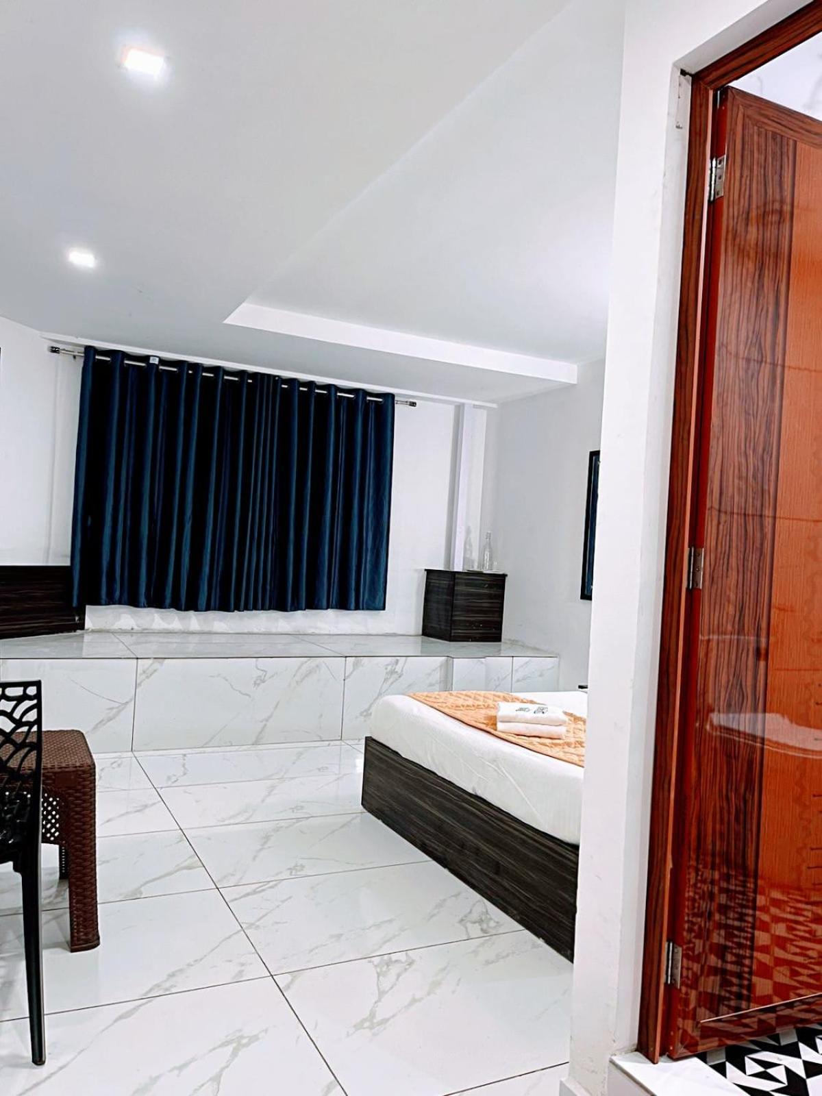 Hotel Skylark Holidays