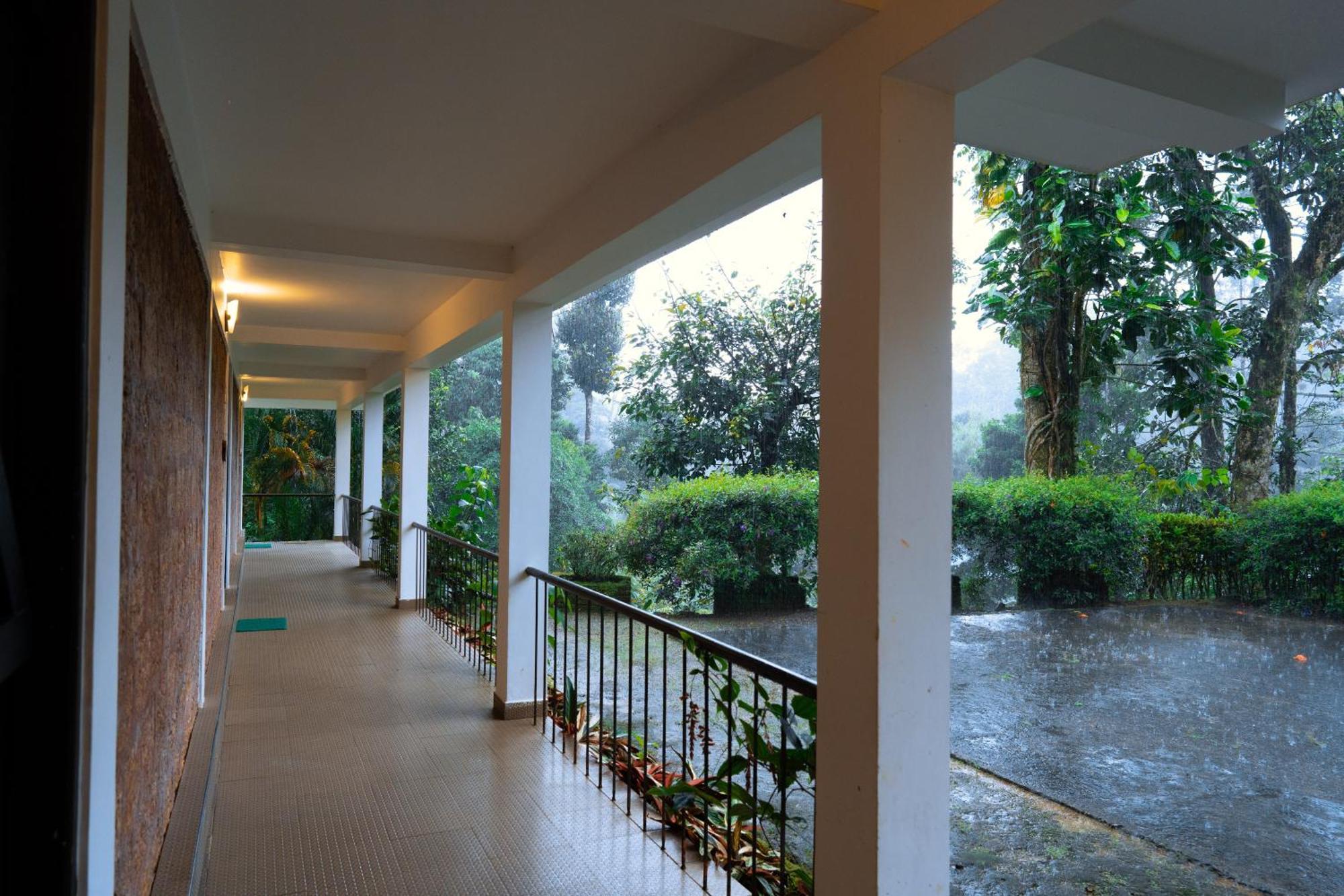 Hotel Falling Waters Munnar