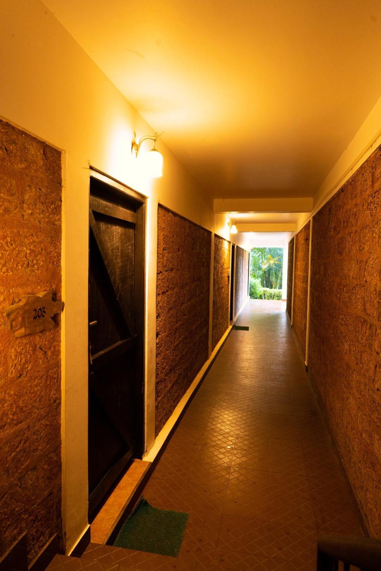 Hotel Falling Waters