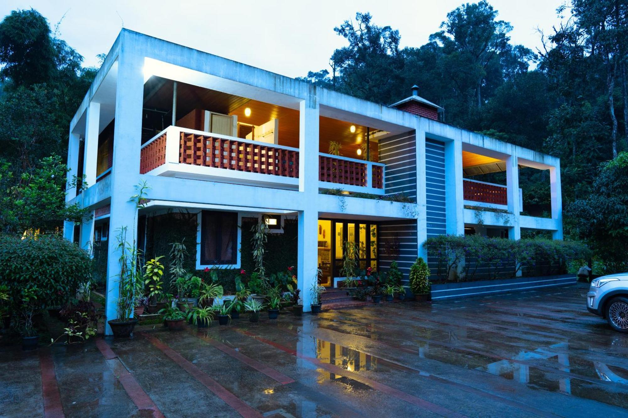 Hotel Falling Waters Munnar