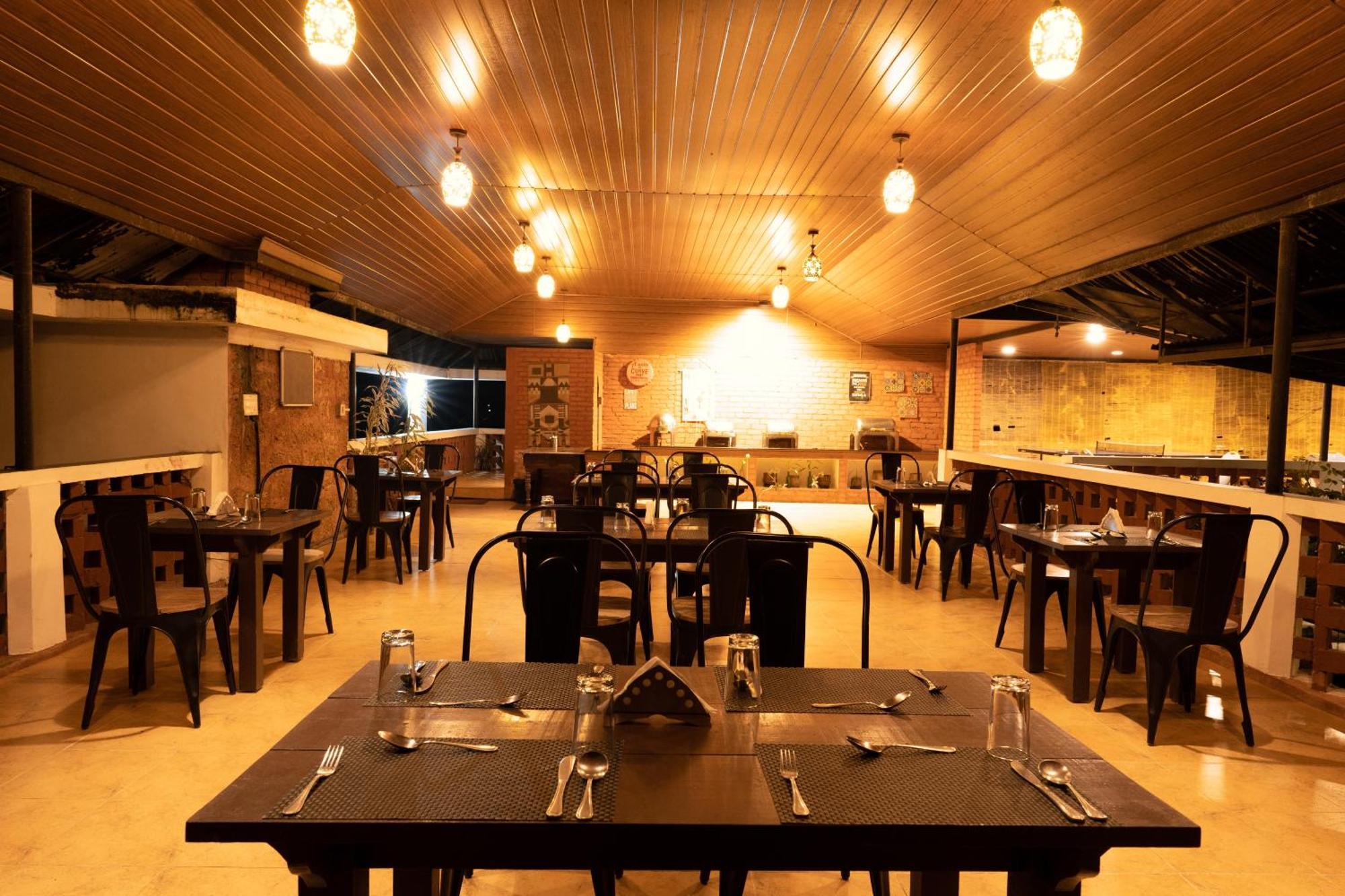 Falling Waters Hotel Munnar