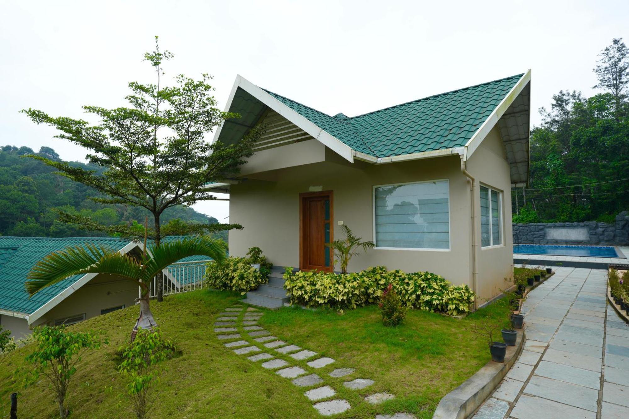 Aveda Mountains And Mist Hotel 4*