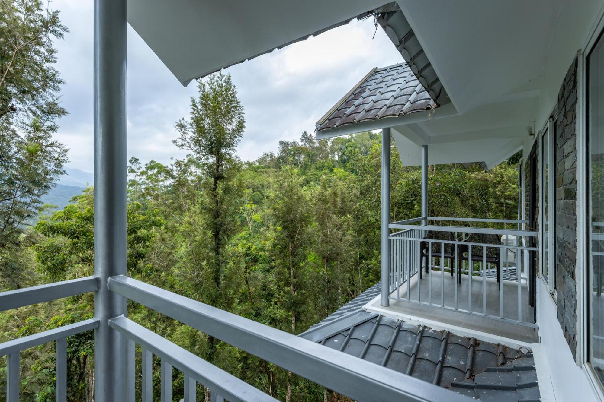 Resort Eterno Camellia And Elettaria 4*
